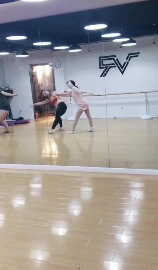 韩国吃瓜跳舞视频在线观看,在线观看热潮来袭！