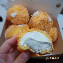 可爱的王泡芙吃瓜视频,萌态可掬，瓜界新宠